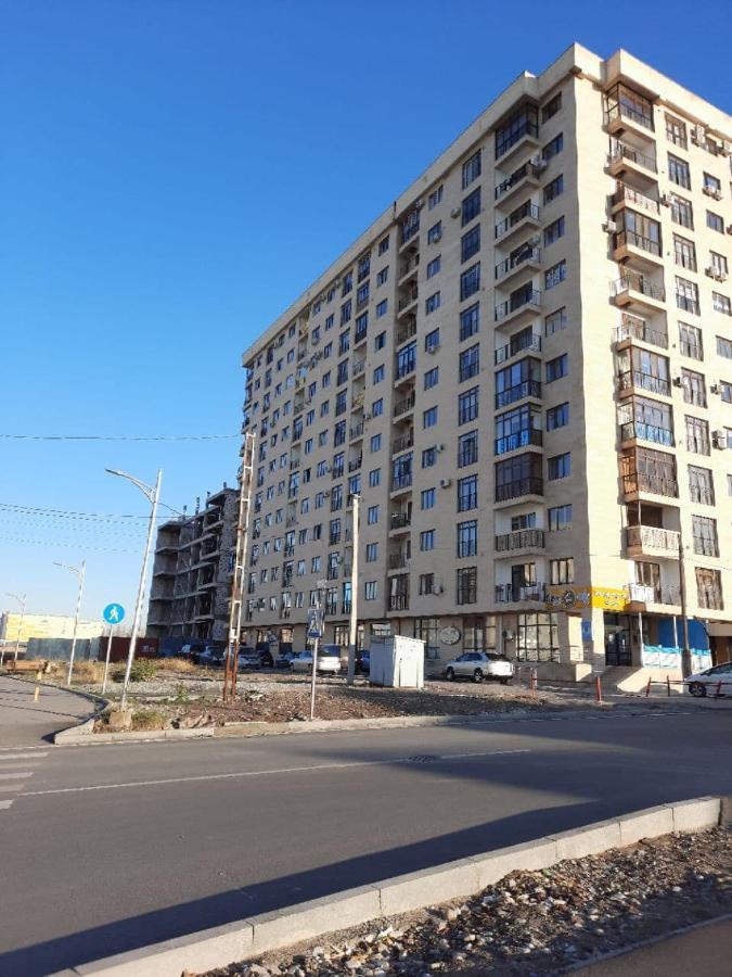 Diplomat - 2 Apartment บิชเคก ภายนอก รูปภาพ