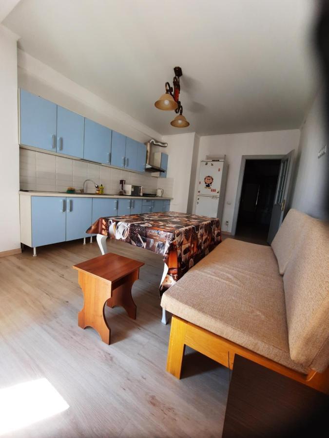 Diplomat - 2 Apartment บิชเคก ภายนอก รูปภาพ