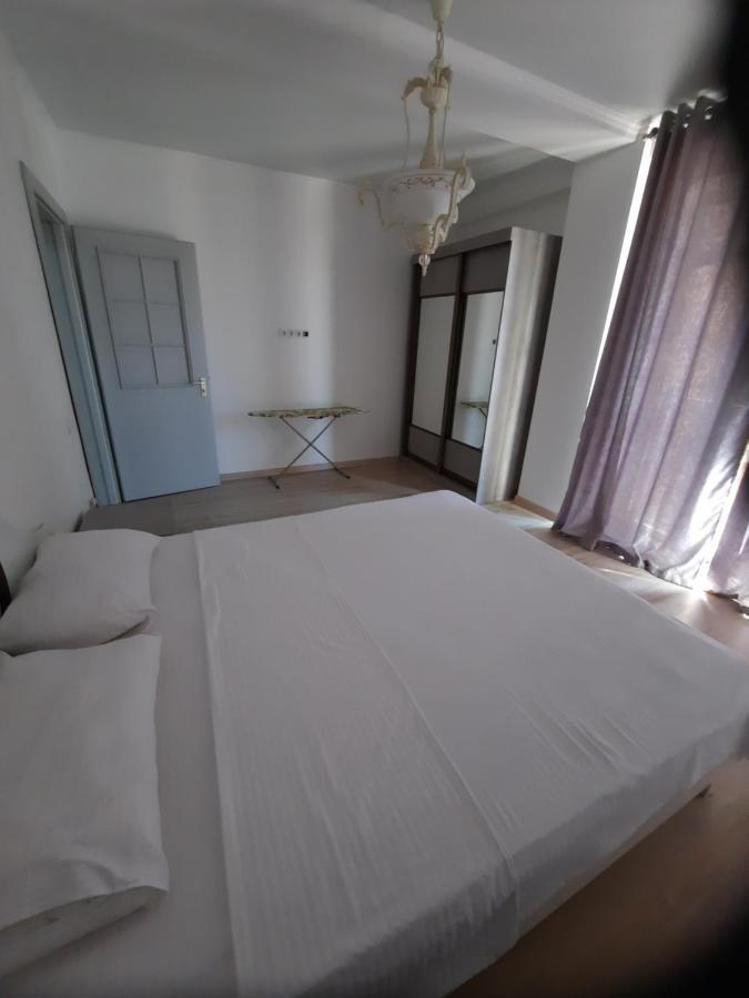 Diplomat - 2 Apartment บิชเคก ภายนอก รูปภาพ